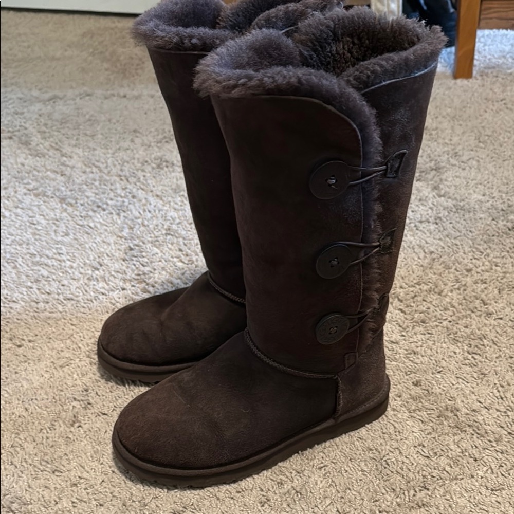 Tall button Brown Uggs